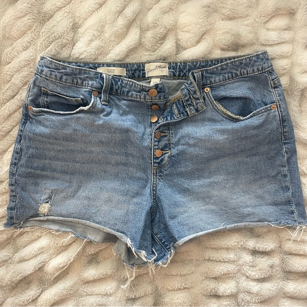Universal Thread Vintage MIDI Shorts.